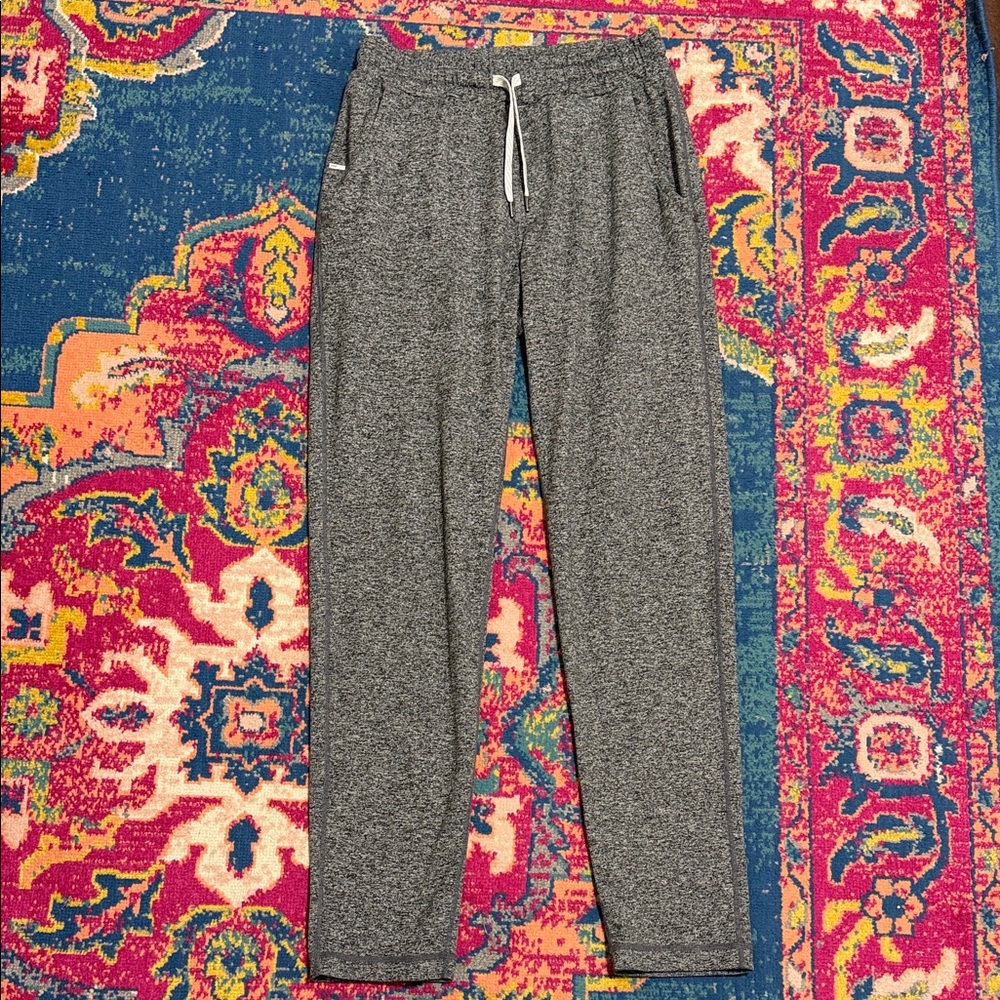 Vuori men’s Ponto performance pant Heather grey size small jogger